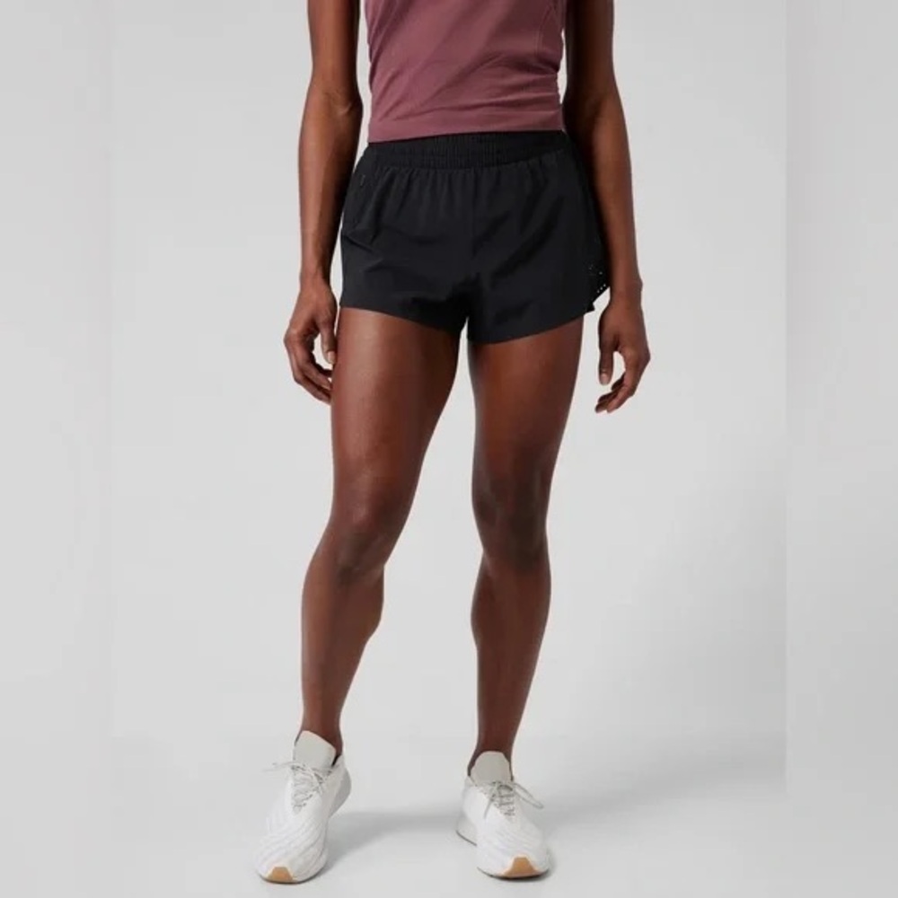 Athleta Hustler 3” inseam athletic shorts